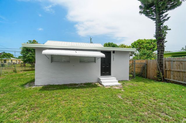 137 SW 9th Avenue, Delray Beach, FL 33444