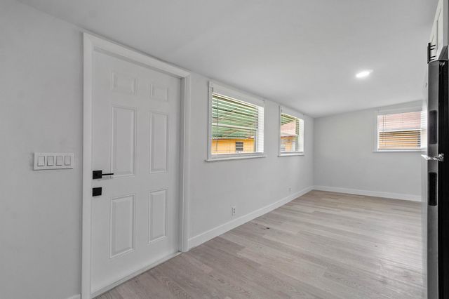 137 SW 9th Avenue, Delray Beach, FL 33444