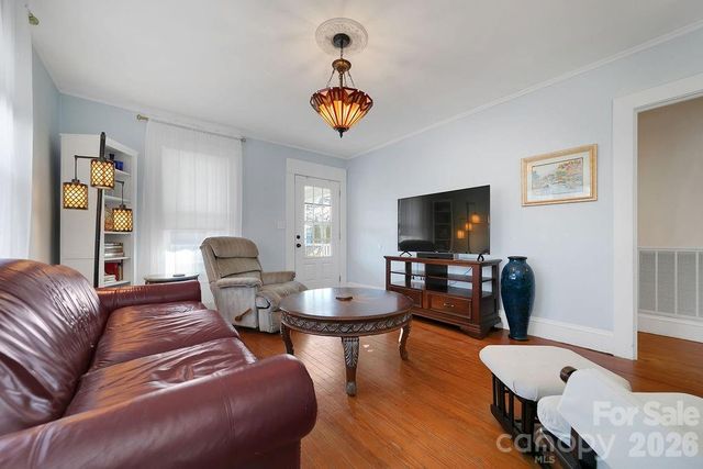 44 S Oaklawn Avenue, Brevard, NC 28712