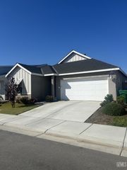 9610 Greenwood Glen Lane, Shafter, CA 93263