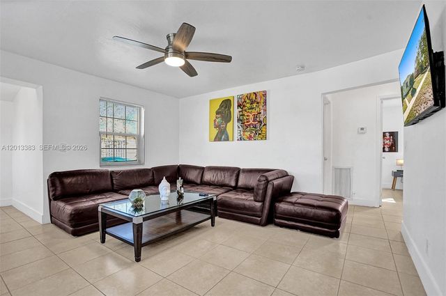 6110 SW 38th Street, Davie, FL 33314