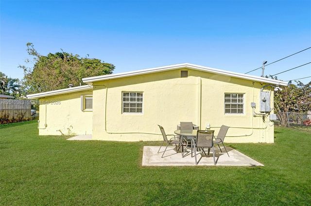 6110 SW 38th Street, Davie, FL 33314