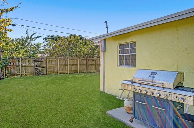 6110 SW 38th Street, Davie, FL 33314