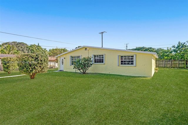 6110 SW 38th Street, Davie, FL 33314