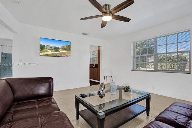 6110 SW 38th Street, Davie, FL 33314