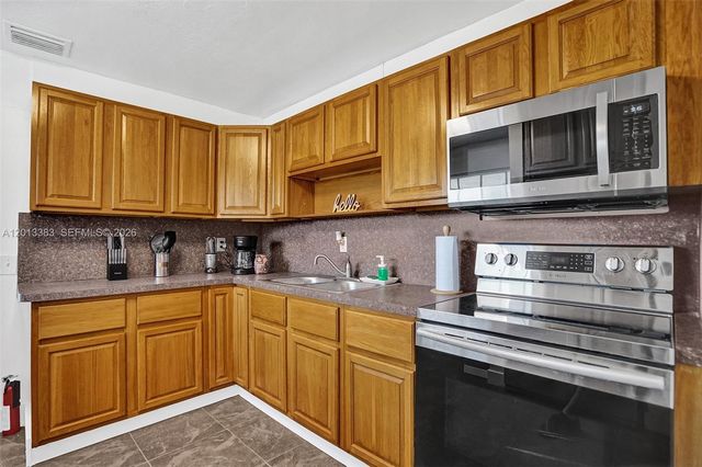 6110 SW 38th Street, Davie, FL 33314