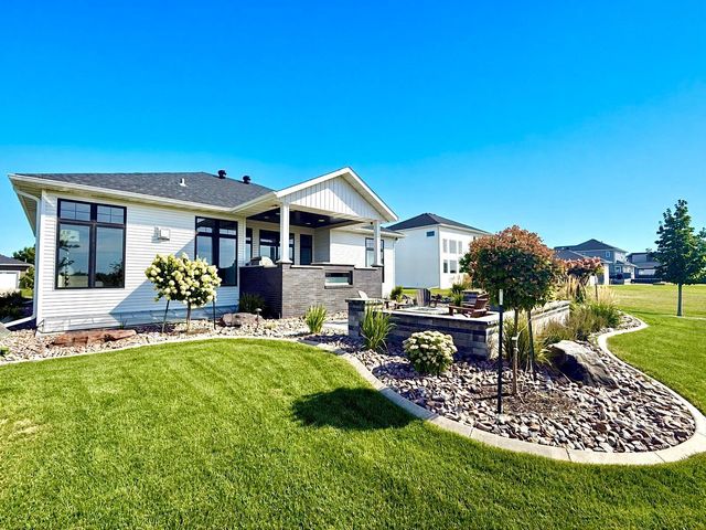 3282 47th Avenue S, Fargo, ND 58104