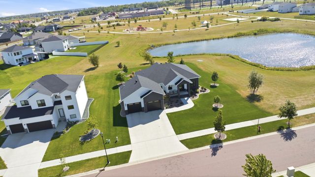 3282 47th Avenue S, Fargo, ND 58104