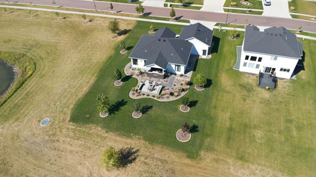 3282 47th Avenue S, Fargo, ND 58104