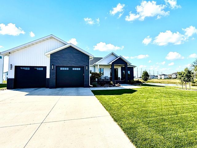 3282 47th Avenue S, Fargo, ND 58104
