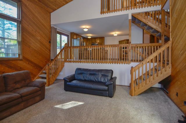 916 SQUARE TERRACE, Green Bay, WI 54313