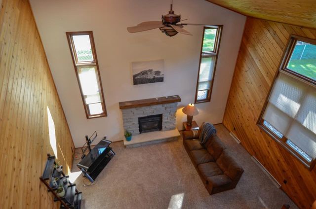 916 SQUARE TERRACE, Green Bay, WI 54313