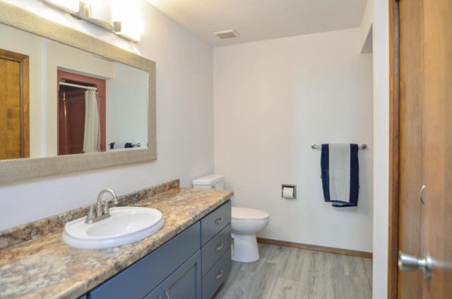 916 SQUARE TERRACE, Green Bay, WI 54313