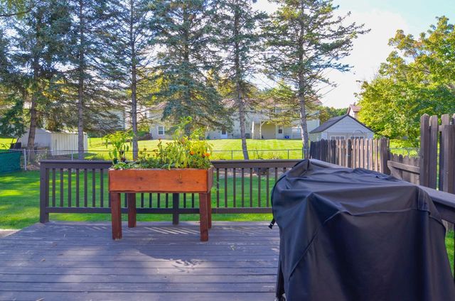 916 SQUARE TERRACE, Green Bay, WI 54313