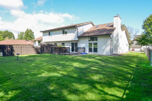 916 SQUARE TERRACE, Green Bay, WI 54313