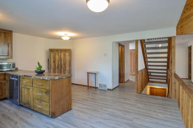 916 SQUARE TERRACE, Green Bay, WI 54313