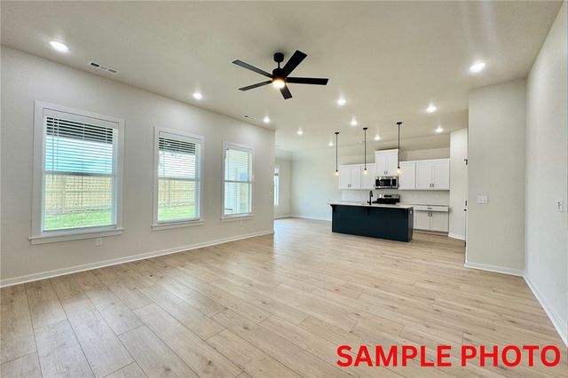 6007 SW Messenger Avenue, Bentonville, AR 72713
