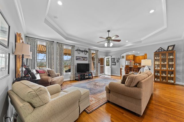 2834 Bolton Rd, Columbia, TN 38401