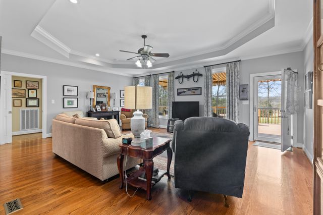 2834 Bolton Rd, Columbia, TN 38401