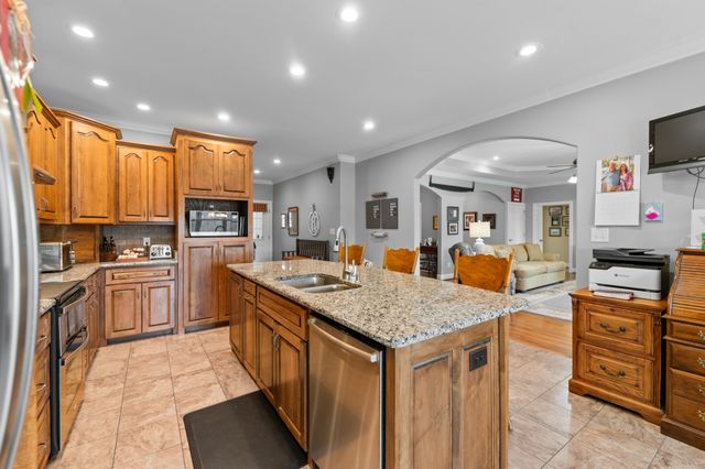 2834 Bolton Rd, Columbia, TN 38401