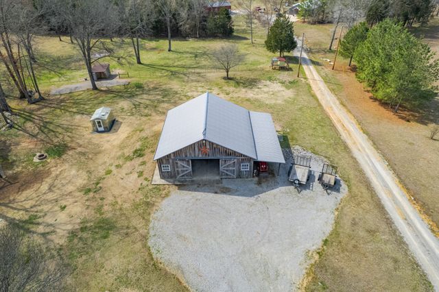 2834 Bolton Rd, Columbia, TN 38401