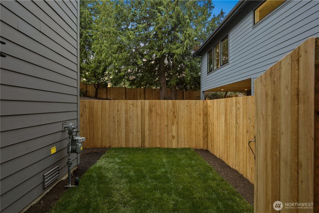 333 18th Avenue, Kirkland, WA 98033