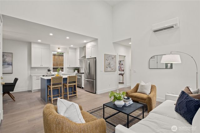 333 18th Avenue, Kirkland, WA 98033