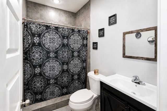 2111 County Road 3405, Cleveland, TX 77327