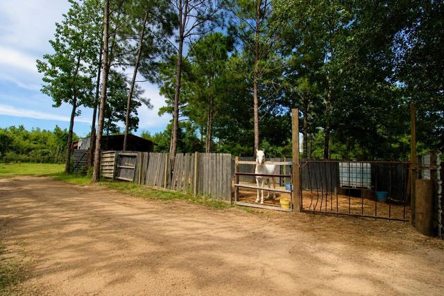 2111 County Road 3405, Cleveland, TX 77327
