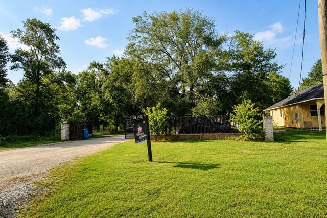 2111 County Road 3405, Cleveland, TX 77327