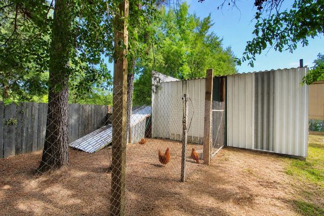2111 County Road 3405, Cleveland, TX 77327