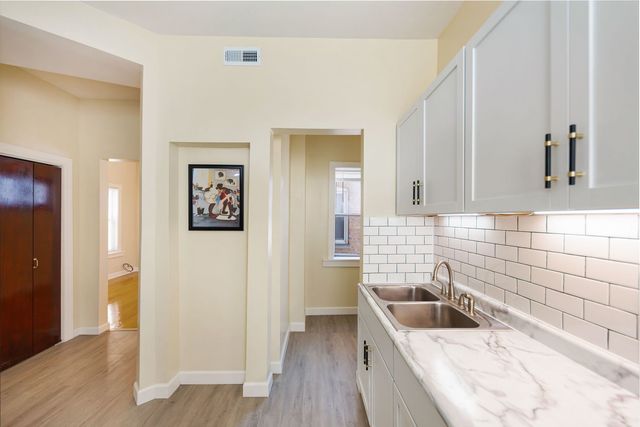 1439 W Garfield Boulevard, Chicago, IL 60636