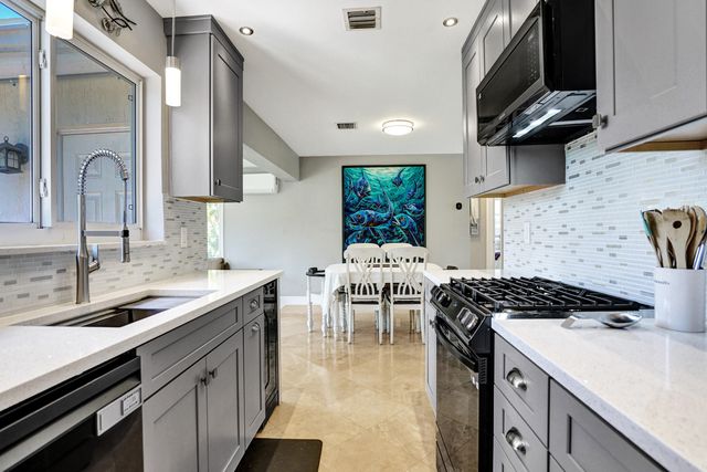 1041 SW 32nd Street, Fort Lauderdale, FL 33315