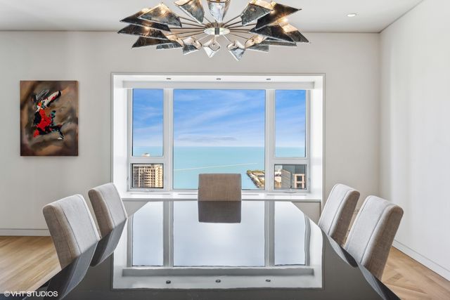 800 N Michigan Avenue 4001, Chicago, IL 60611