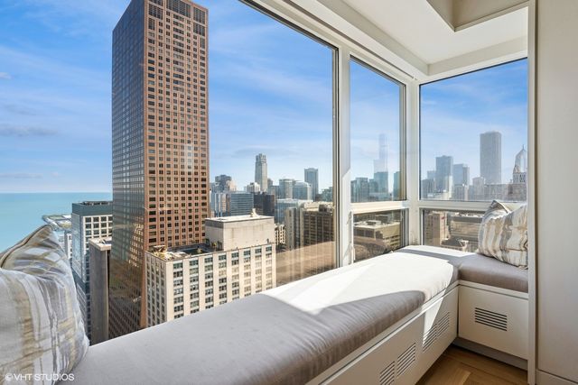 800 N Michigan Avenue 4001, Chicago, IL 60611