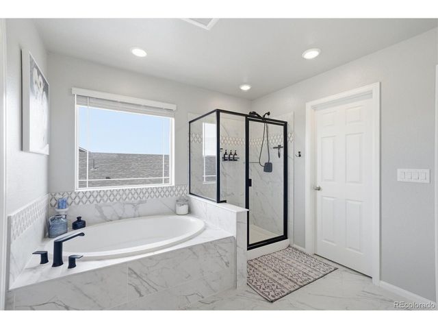 1834 S De Gaulle Ct, Aurora, CO 80018