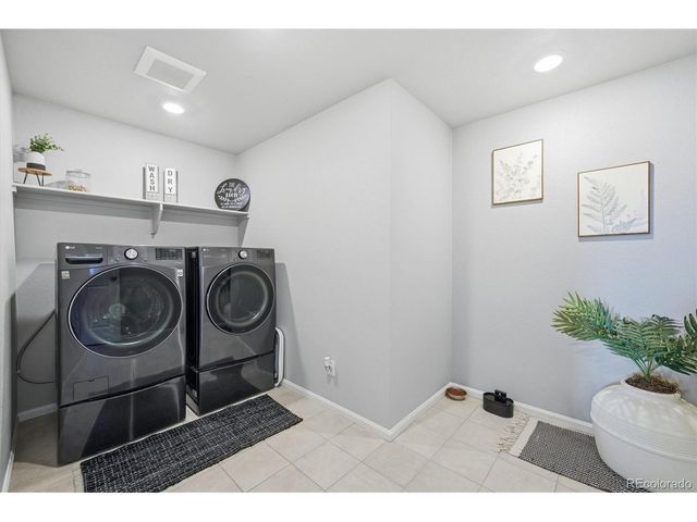 1834 S De Gaulle Ct, Aurora, CO 80018