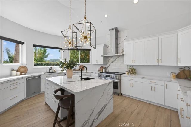 1377 Pathfinder Avenue, Westlake Village, CA 91362