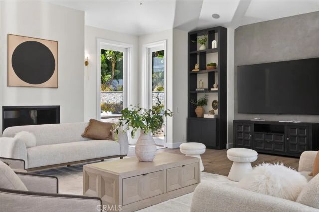 1377 Pathfinder Avenue, Westlake Village, CA 91362