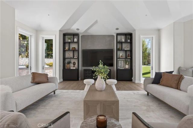 1377 Pathfinder Avenue, Westlake Village, CA 91362