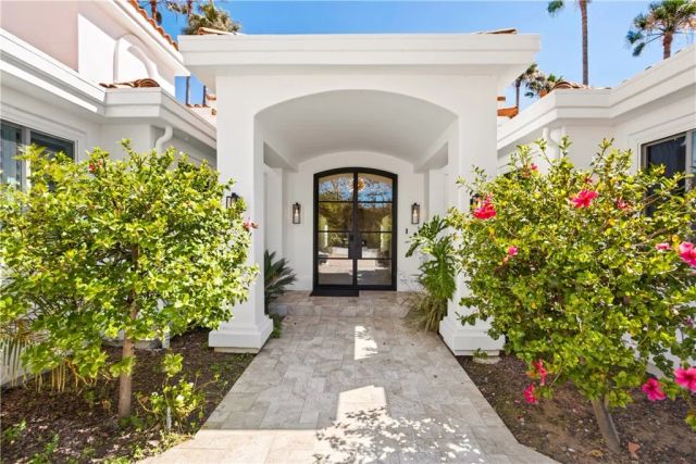 1377 Pathfinder Avenue, Westlake Village, CA 91362