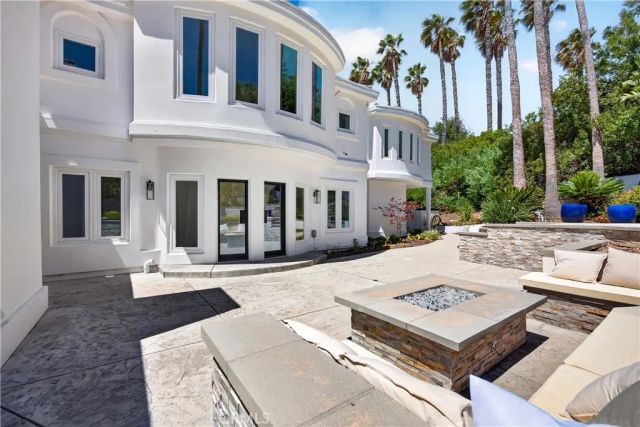 1377 Pathfinder Avenue, Westlake Village, CA 91362