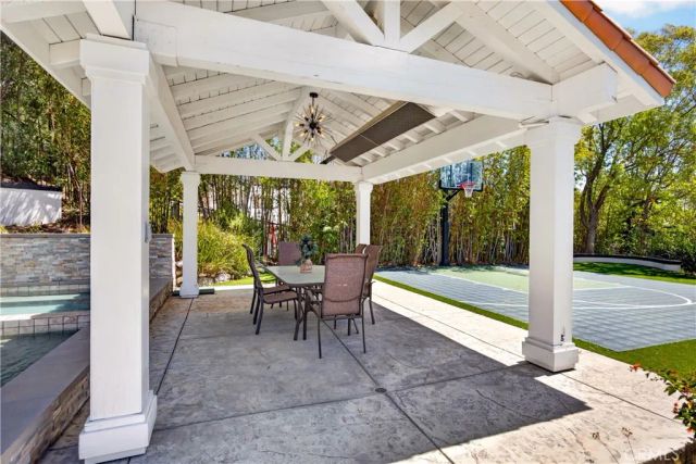 1377 Pathfinder Avenue, Westlake Village, CA 91362