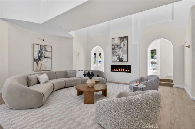 1377 Pathfinder Avenue, Westlake Village, CA 91362