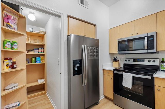 200 4TH AVENUE S 110, St Petersburg, FL 33701