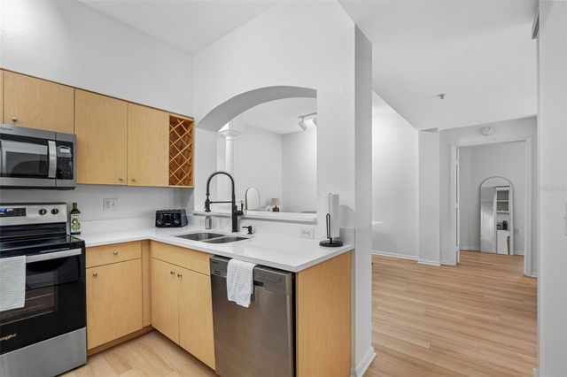 200 4TH AVENUE S 110, St Petersburg, FL 33701