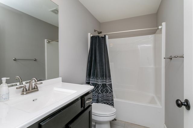 3508 YELLOWWOOD DR, Columbia, MO 65202