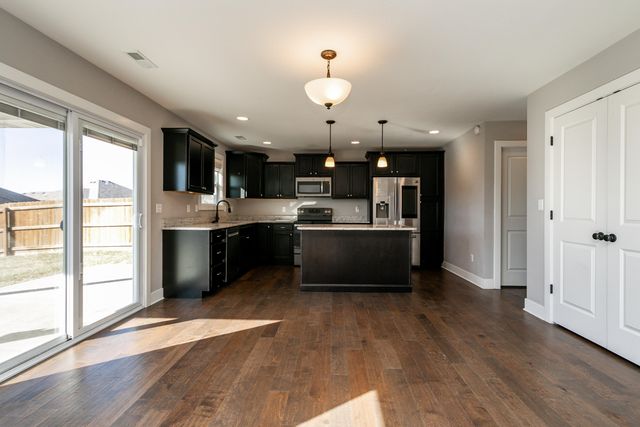 3508 YELLOWWOOD DR, Columbia, MO 65202