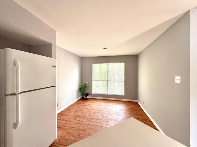 7200 W T C Jester Boulevard 3902, North Houston, TX 77088