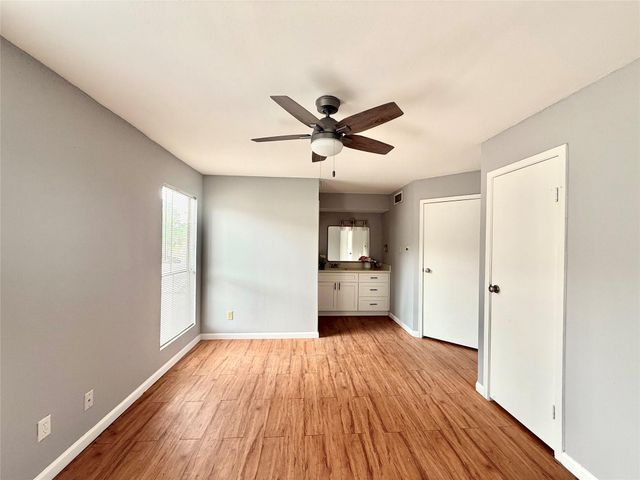 7200 W T C Jester Boulevard 3902, North Houston, TX 77088